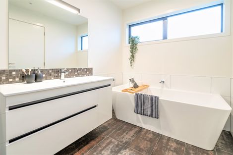 Photo of property in 4 Barker Place, Waikiwi, Invercargill, 9810