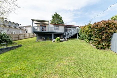 Photo of property in 17a Barron Drive, Green Bay, Auckland, 0604