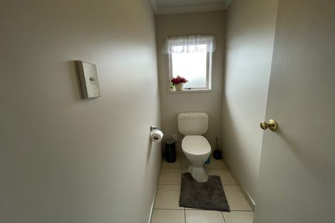 Photo of property in 4 Fitchburg Place, Mangere, Auckland, 2022