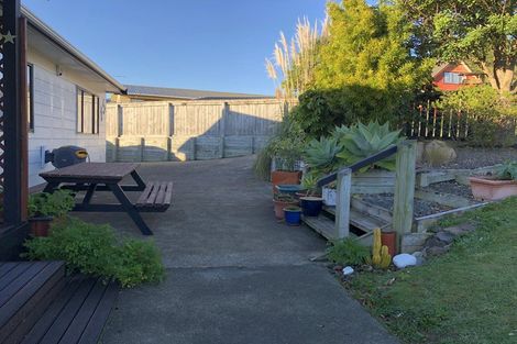 Photo of property in 15 Fenchurch Grove, Stokes Valley, Lower Hutt, 5019