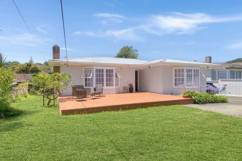 Photo of property in 122 Atkinson Road, Titirangi, Auckland, 0604