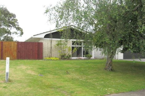 Photo of property in 23 Royal Arch Place, Rosehill, Papakura, 2113