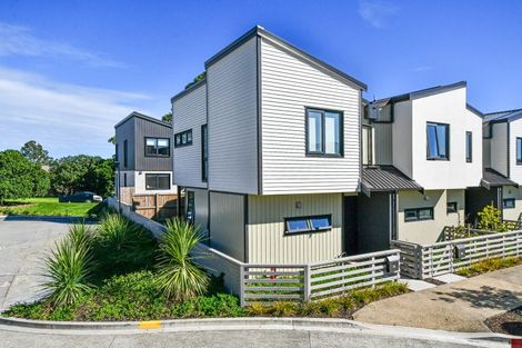 Photo of property in 110 Te Puketoka Lane, Mangere, Auckland, 2022