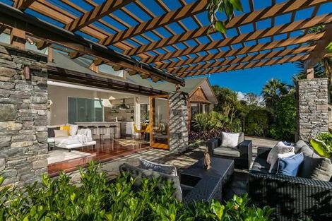 Photo of property in 1 The Knoll, Greenhithe, Auckland, 0632