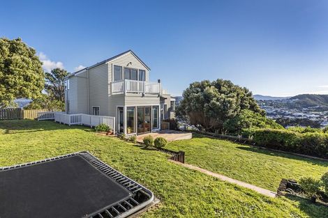 Photo of property in 124 Seatoun Heights Road, Seatoun, Wellington, 6022