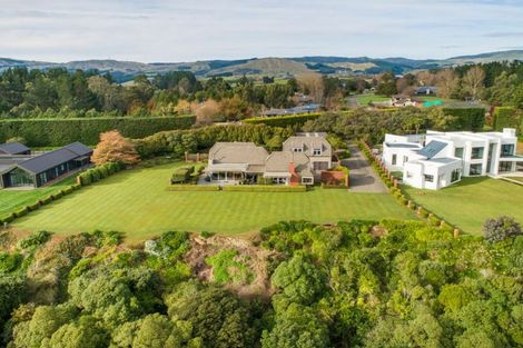 Photo of property in 38 Titirangi Drive, Fitzherbert, Palmerston North, 4471