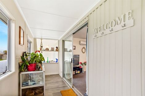 Photo of property in 2/36a Lincoln Road, Henderson, Auckland, 0610