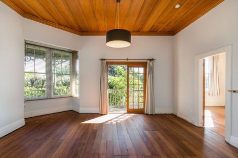 Photo of property in 129 Chaucer Road, Hospital Hill, Napier, 4110