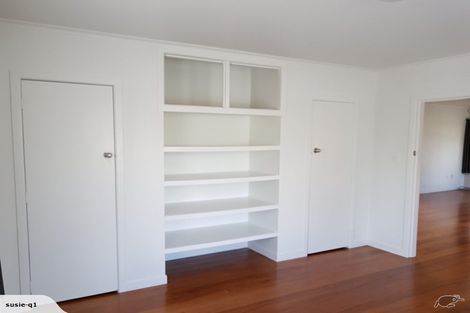 Photo of property in 176 Beach Haven Road, Beach Haven, Auckland, 0626