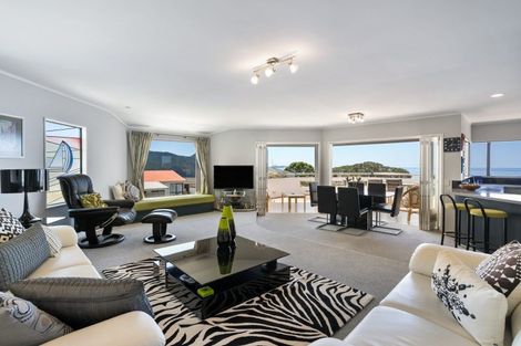 Photo of property in 431 Onemana Drive, Onemana, Whangamata, 3691