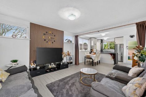 Photo of property in 209b Edmonton Road, Te Atatu South, Auckland, 0610