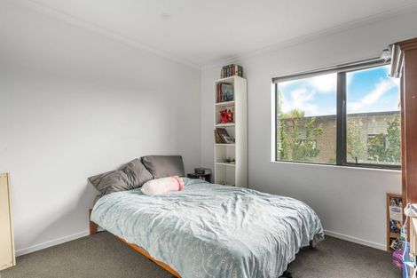 Photo of property in 4 Pangu Way, Mangere, Auckland, 2022