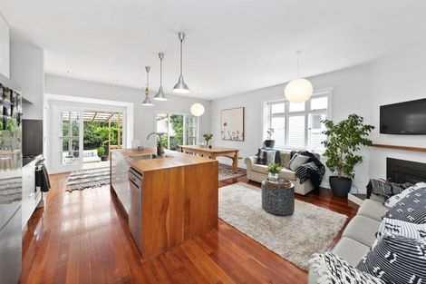 Photo of property in 124 Shackleton Road, Mount Eden, Auckland, 1024