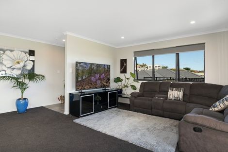 Photo of property in 1 Albatross Lane, Welcome Bay, Tauranga, 3112