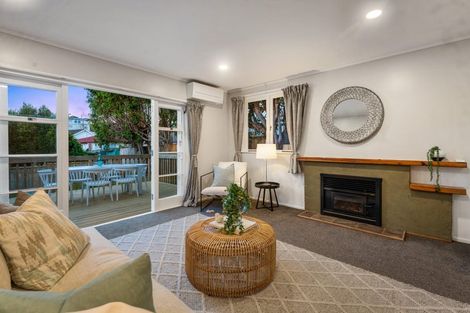 Photo of property in 1/12 Selwyn Crescent, Forrest Hill, Auckland, 0620