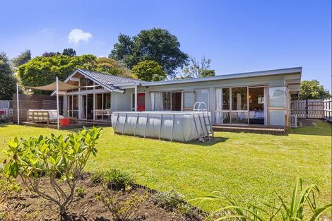 Photo of property in 12 Woodleigh Street, Frankleigh Park, New Plymouth, 4310