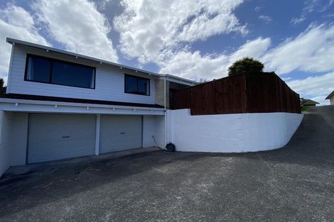 Photo of property in 1/6 Clare Place, Glenfield, Auckland, 0629
