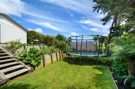 Photo of property in 11 Gavinike Place, Waimauku, 0812