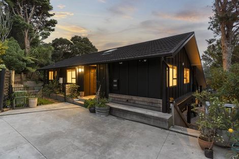 Photo of property in 2/106 Island Bay Road, Beach Haven, Auckland, 0626