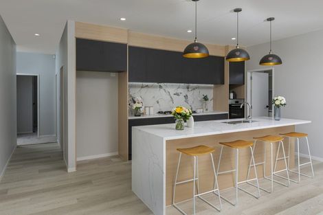 Photo of property in 47 Mcindoe Road, Kumeu, 0810