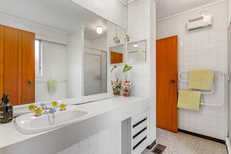 Photo of property in 22 Park Rise, Campbells Bay, Auckland, 0630
