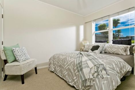 Photo of property in 51 Sycamore Drive, Sunnynook, Auckland, 0620