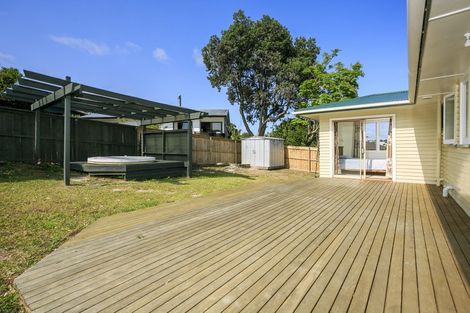 Photo of property in 40 Bond Crescent, Forrest Hill, Auckland, 0620