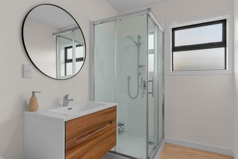 Photo of property in 15 Blue Moon Rise, Langs Beach, 0582