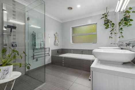 Photo of property in 1 Moss Lane, Raumati Beach, Paraparaumu, 5032