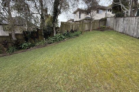 Photo of property in 2/15 Louise Place, Browns Bay, Auckland, 0630