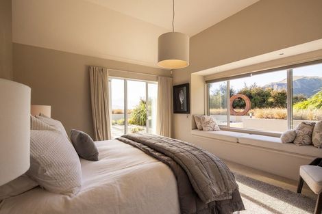 Photo of property in 24 Briar Bank Drive, Wanaka, 9305