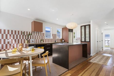 Photo of property in 24b Clinton Avenue, Te Atatu Peninsula, Auckland, 0610