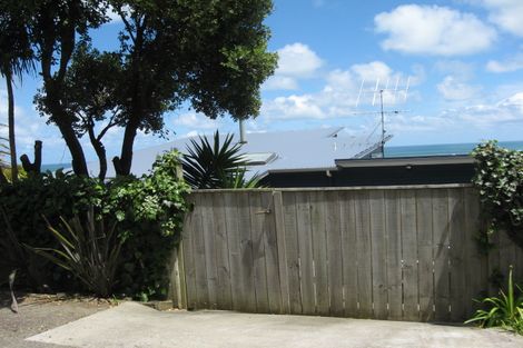 Photo of property in 58 Domain Crescent, Muriwai, Waimauku, 0881