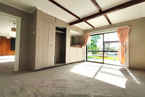 Photo of property in 21 Ranui Station Road, Ranui, Auckland, 0612