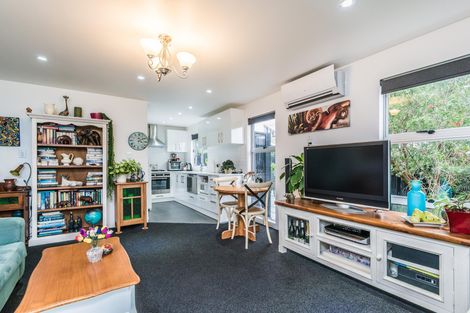 Photo of property in 1/7 Alston Avenue, Kelston, Auckland, 0602