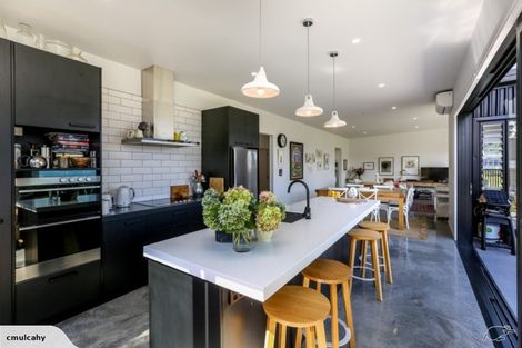 Photo of property in 15 Shearer Drive, Oakura, 4314