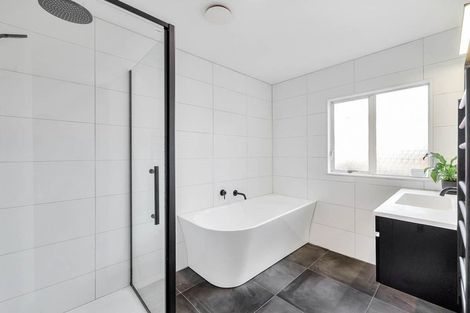 Photo of property in 35 Caversham Drive, Torbay, Auckland, 0630