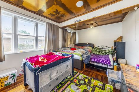 Photo of property in 92 Portage Road, New Lynn, Auckland, 0600