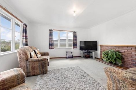 Photo of property in 13 Netherlands Avenue, Kelston, Auckland, 0602