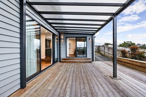 Photo of property in 11 Matisse Drive, West Harbour, Auckland, 0618