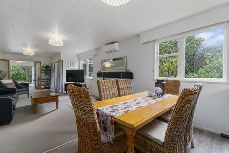 Photo of property in 4 Titoki Road, Waikanae Beach, Waikanae, 5036