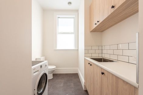 Photo of property in 62 Hawker Street, Mount Victoria, Wellington, 6011