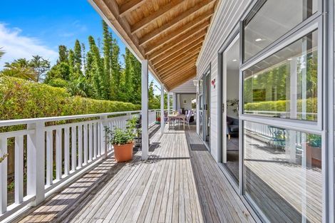 Photo of property in 3a Cron Avenue, Te Atatu South, Auckland, 0610