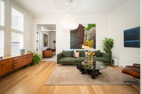 Photo of property in 18 Austin Street, Mount Victoria, Wellington, 6011