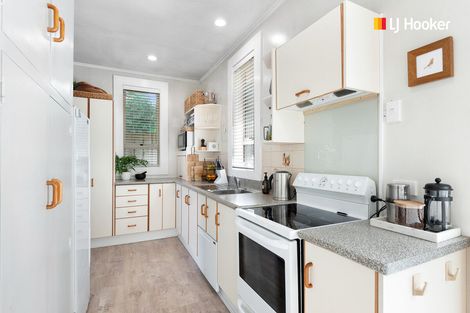 Photo of property in 112 Oakwood Avenue, Balaclava, Dunedin, 9011