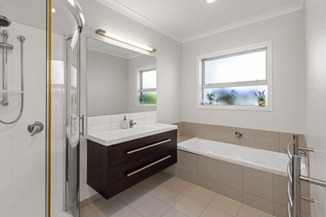 Photo of property in 11 Aoraki Road, Poraiti, Napier, 4112