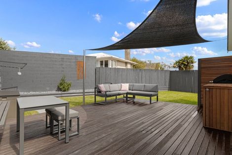 Photo of property in 4b Luke Street, Brookfield, Tauranga, 3110