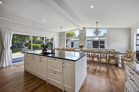 Photo of property in 326 South Road, Hawera, 4610