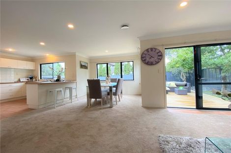 Photo of property in 16 Kilsyth Way, East Tamaki Heights, Auckland, 2016