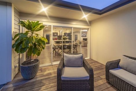 Photo of property in 18 Hurunui Drive, Te Awa, Napier, 4110